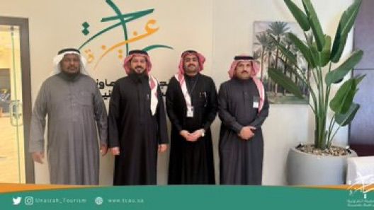 استقبل وفد من إدارة الجمعيات والمؤسسات الأهلية بوزارة السياحة